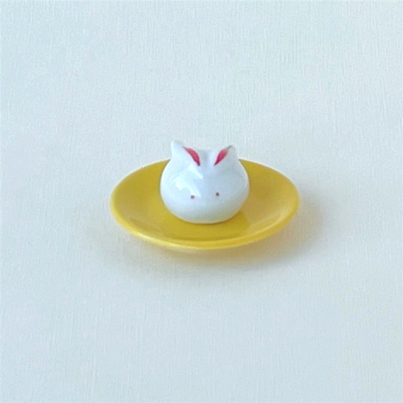 香立　丸うさぎ(赤)　(有田焼)